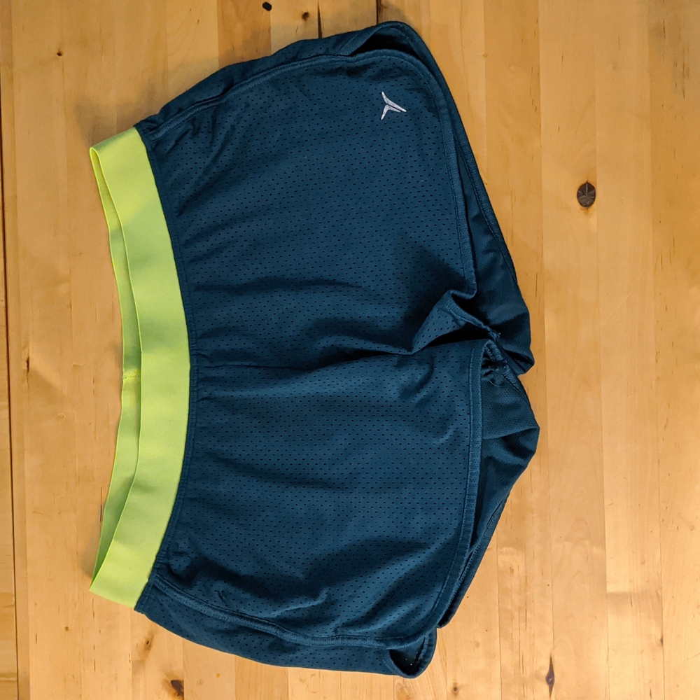 Old Navy Active Shorts in Teal size Medium